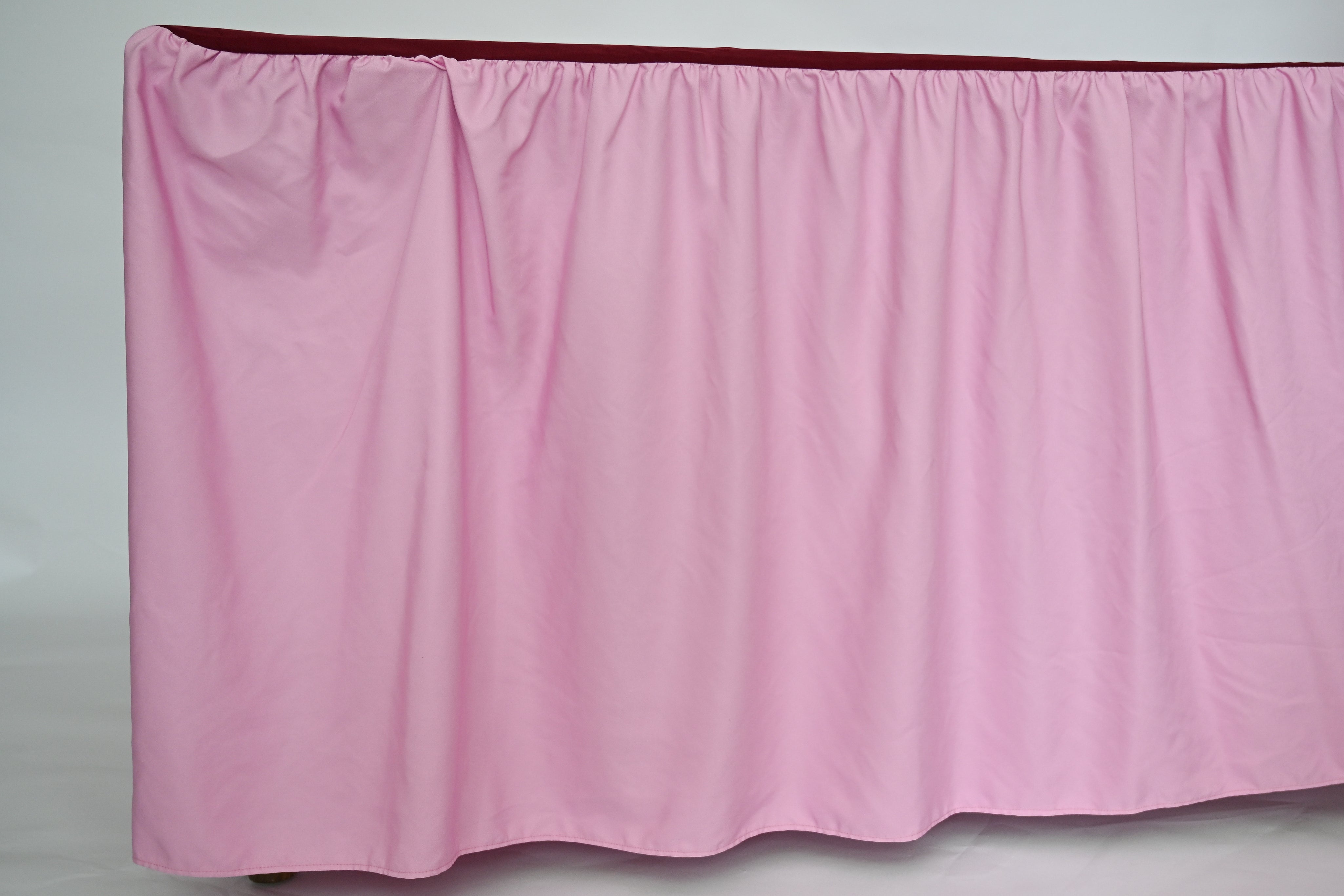 oliviatablecloth.jpg