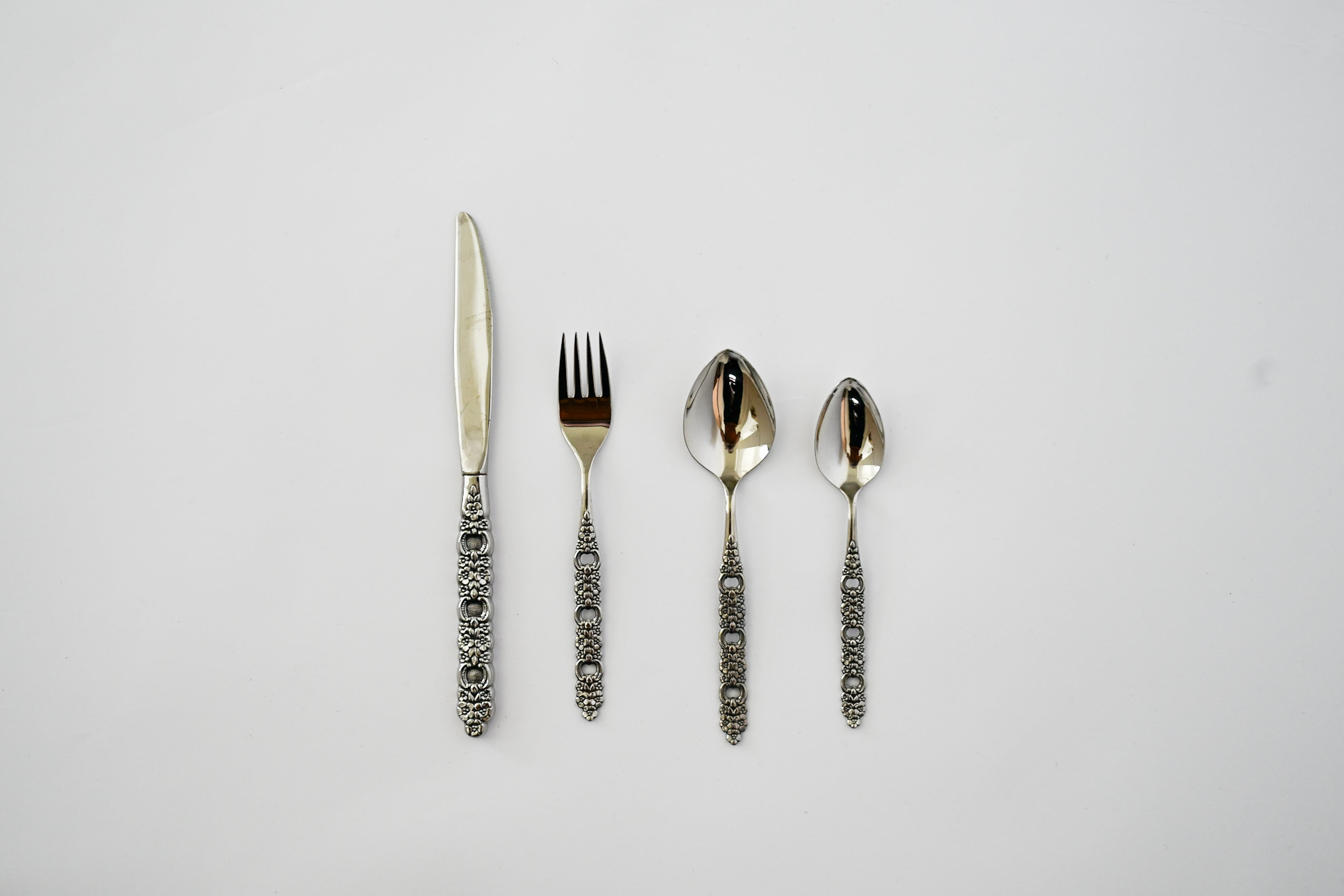 The Doris Flatware Set