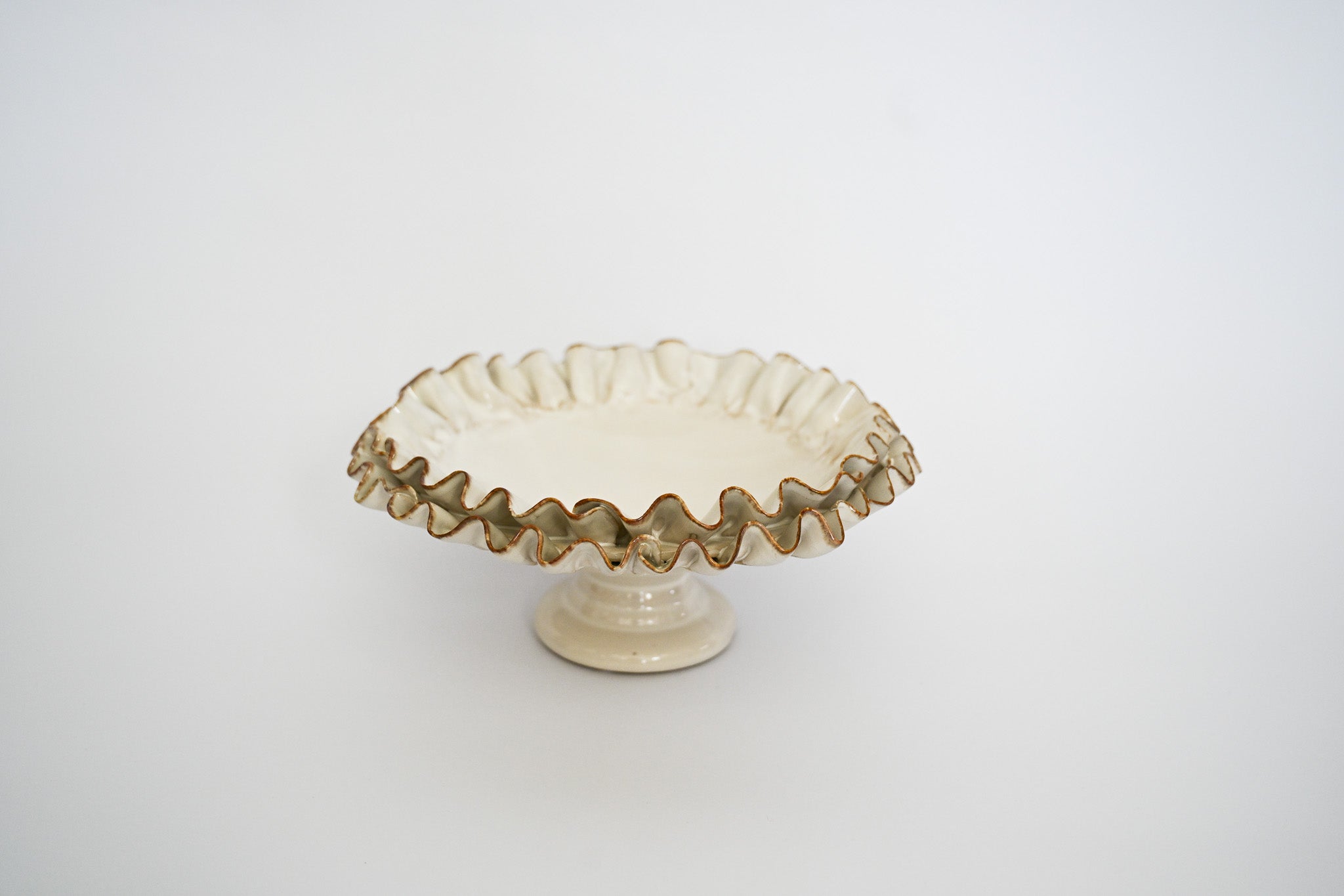 the-eloise-cake-stand.jpg